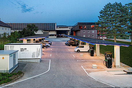 Land OÖ fördert SOLAR SKY PARK und PV-Überdachungen bei Parkplätzen