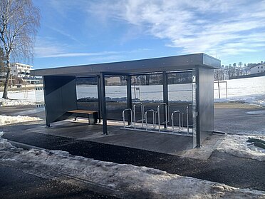 Zwei Haltestellen PRIME im Zentrum von Pollham