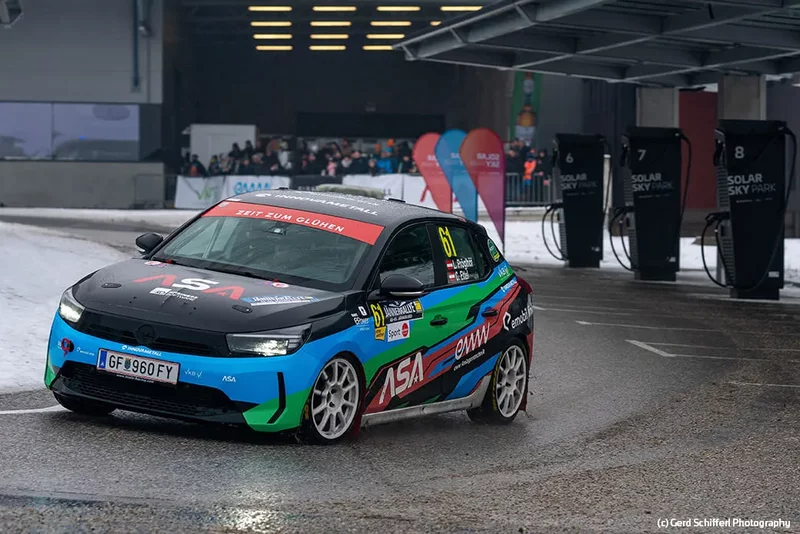 Rallyeauto bei der Jännerrallye im Solar Sky Park Freistadt