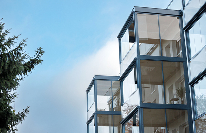 Modulares Balkonsystem sybkon an Wohngebäude – flexible Freiraumlösung von INNOVAMETALL